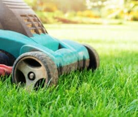 7 najczęstszych usterek kosiarek spalinowych i jak je naprawić